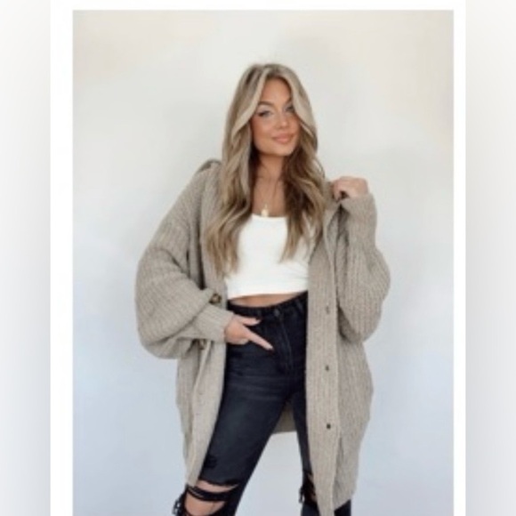 NWT - Lane 201 - Cozy Beige Knit Oversized Cardigan Sweater - Size Large - Picture 3 of 8